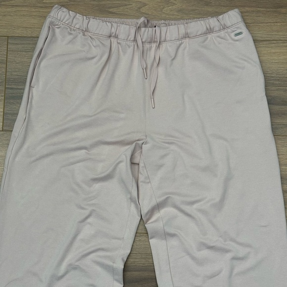 Vuori Halo Modern Straight Leg Pants in Vintage Rose Heather Size Large - Picture 4 of 13